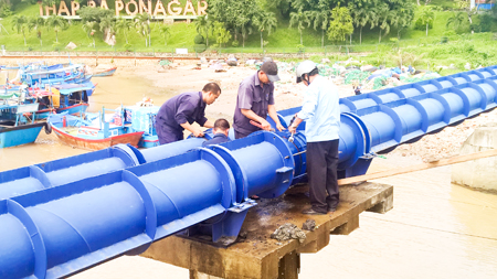 Đóng van tuyến DN400 đường Trần Phú - Nha Trang...